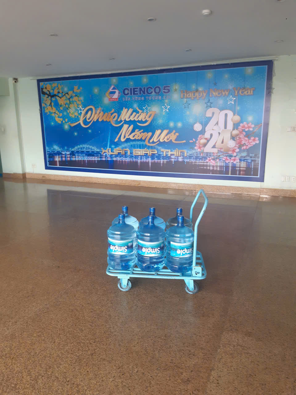 Nước Uống Đóng Chai, Đóng Bình Simple Đà Nẵng - Giải Pháp Nước Uống Chuyên Nghiệp Cho Văn Phòng